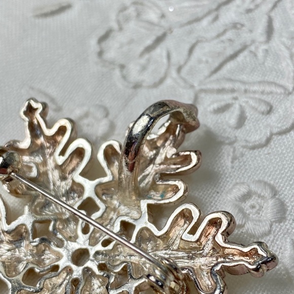 Silver Snowflake Pin - Picture 5 of 8
